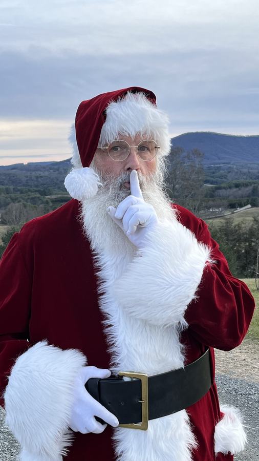 Santa John and Mrs. Claus with families, photo 6 of 21
